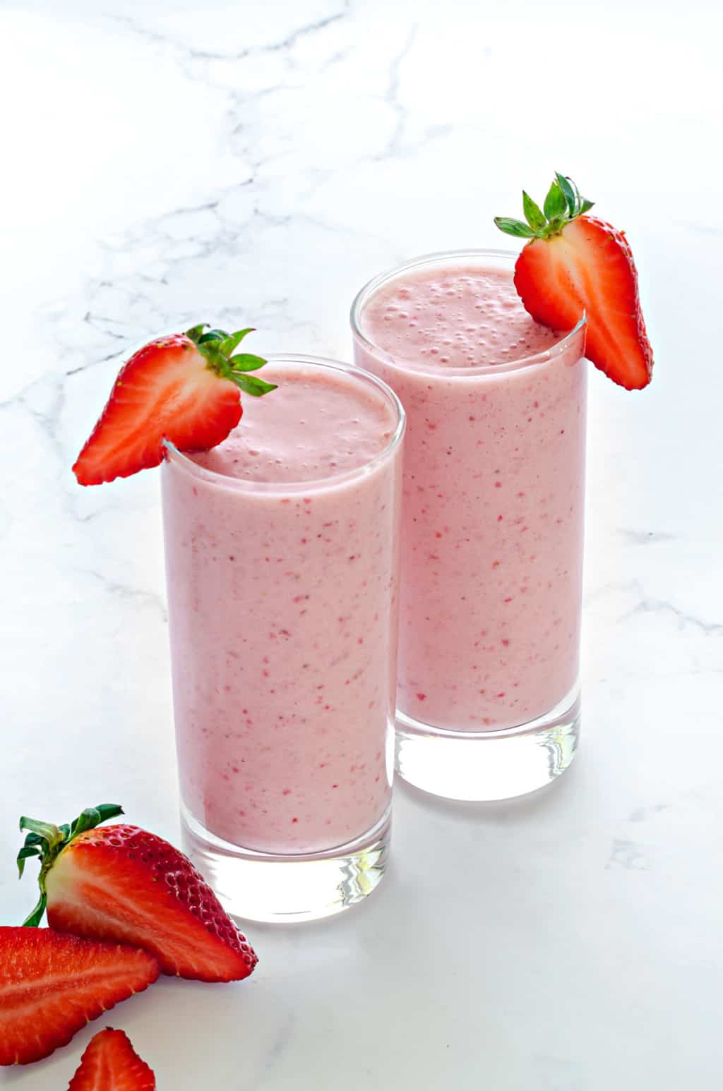 Strawberry Smoothie - 4 Ingredients, Easy, Healthy - Cubes N Juliennes