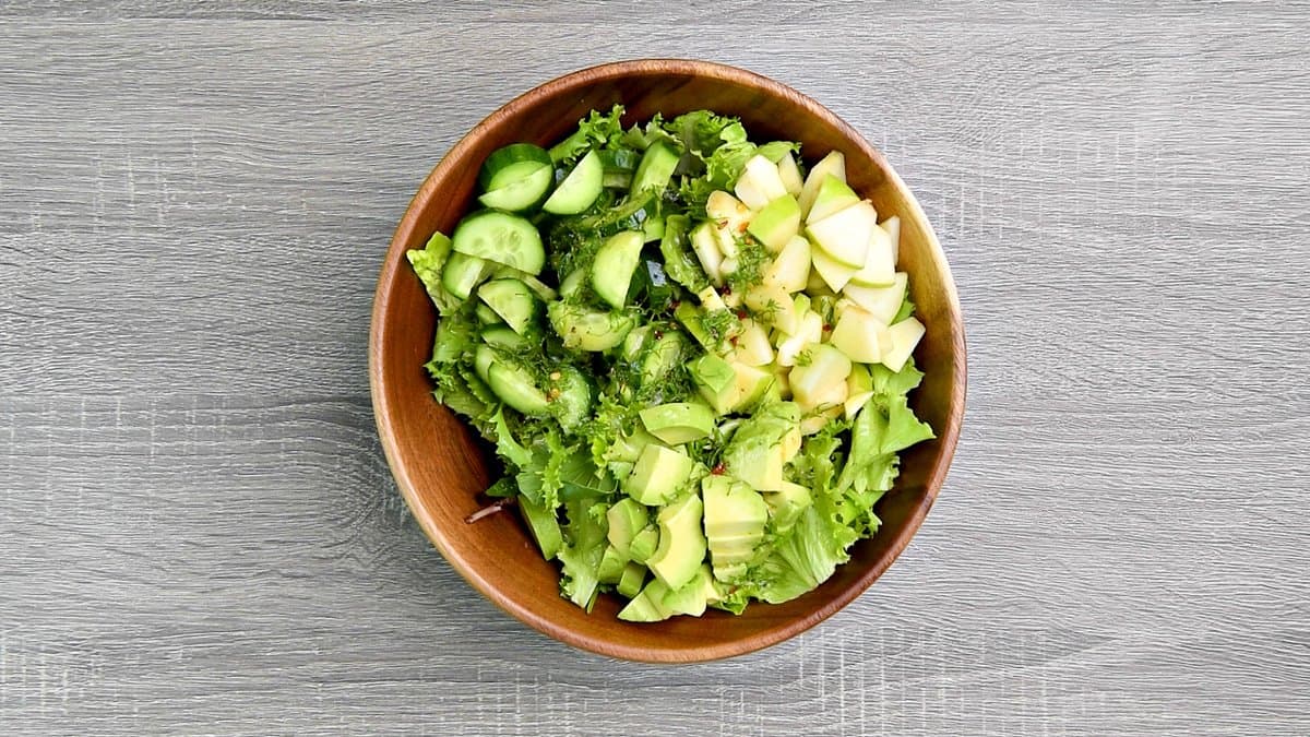 Easy Green Salad (One Bowl)