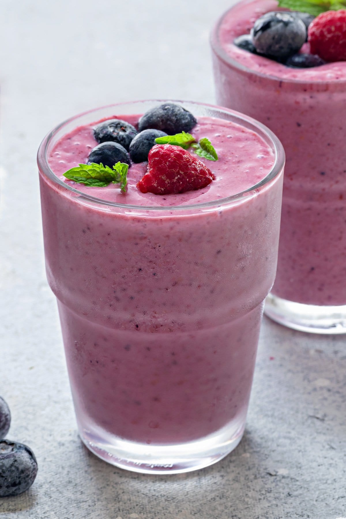 Mixed Berry Smoothie Recipe (Easy and Healthy) - Cubes N Juliennes