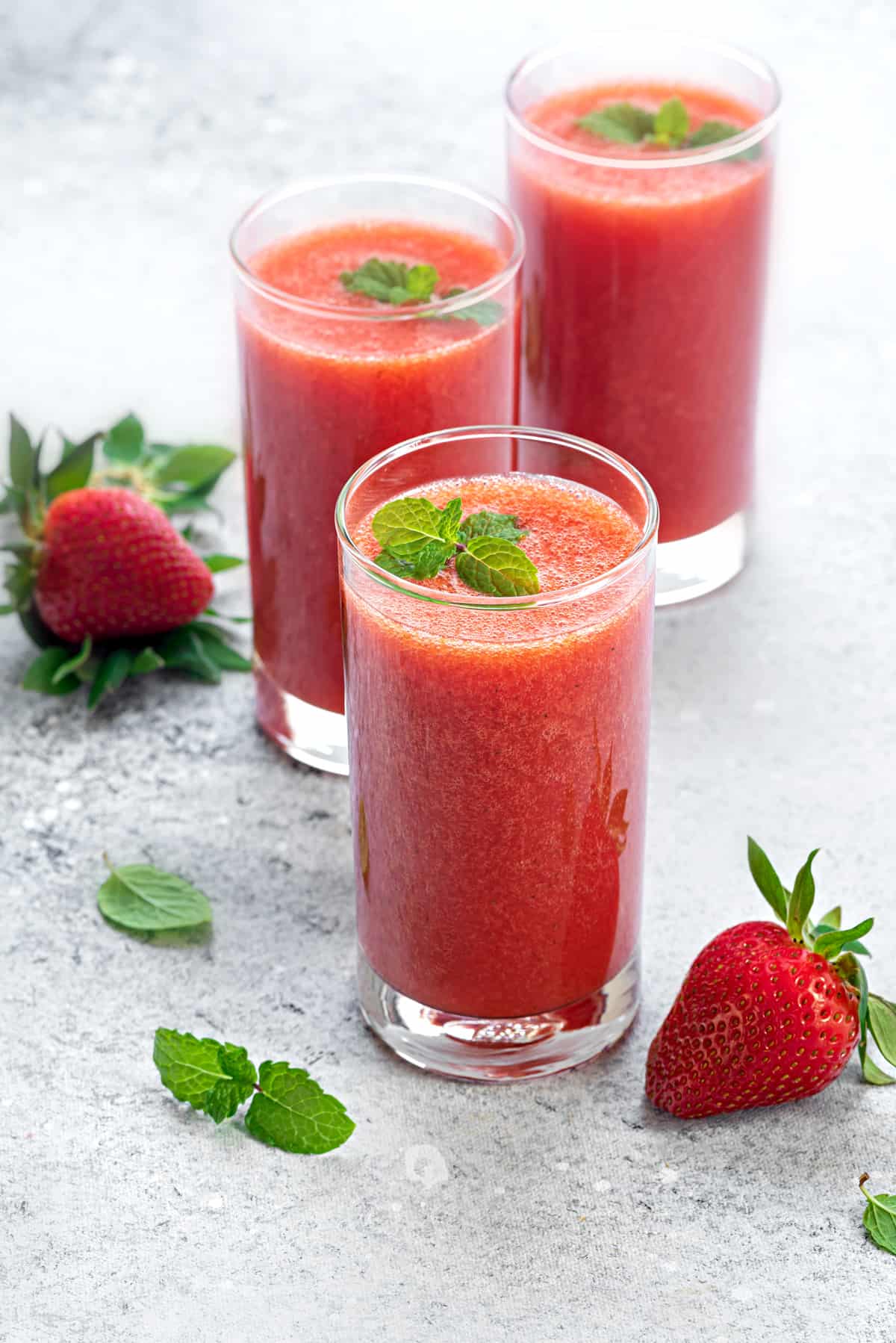 Strawberry Juice - Simple Juicing Recipe to Make Fresh Juice at Home