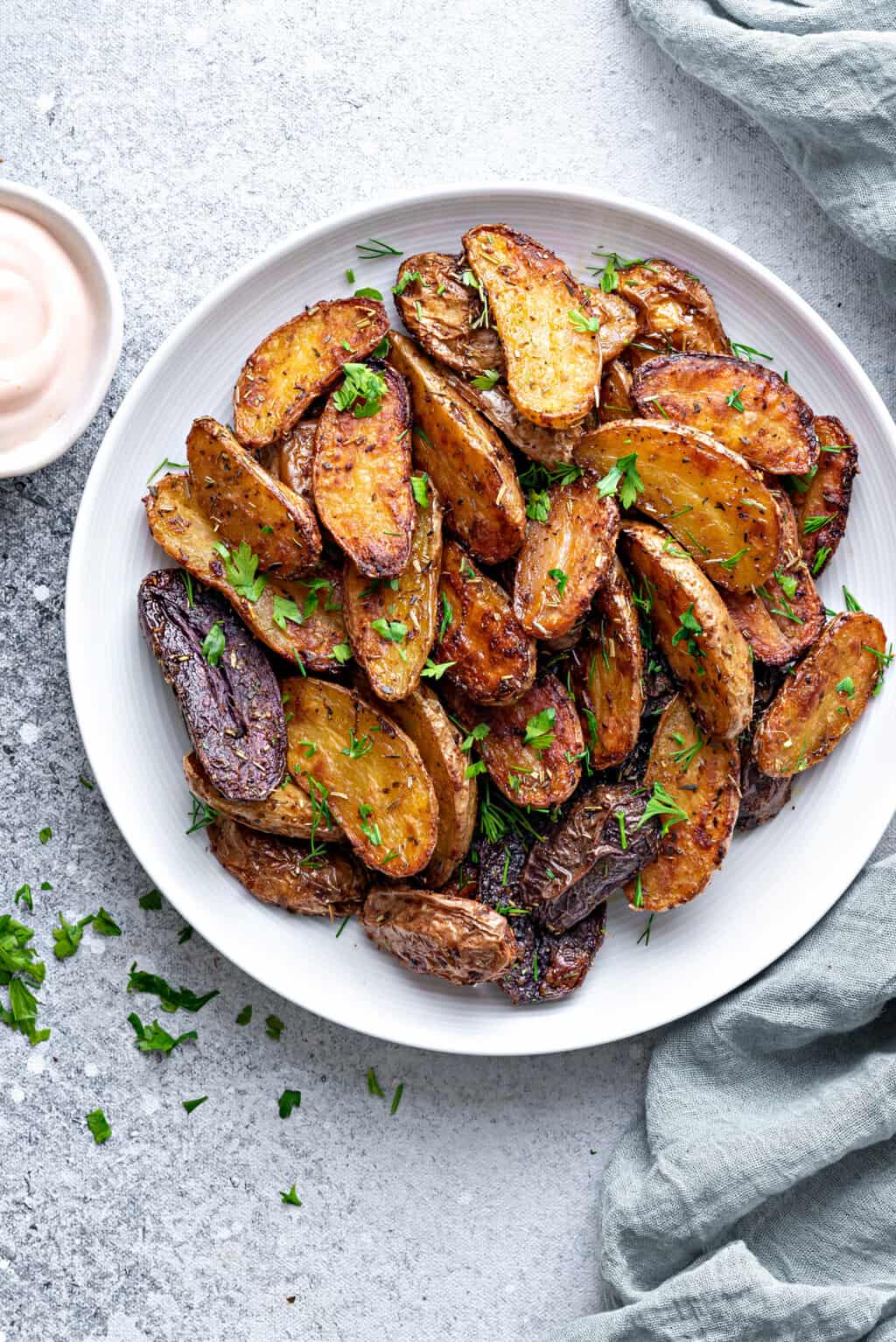 Roasted Fingerling Potatoes (Easy & Crispy) - Cubes N Juliennes